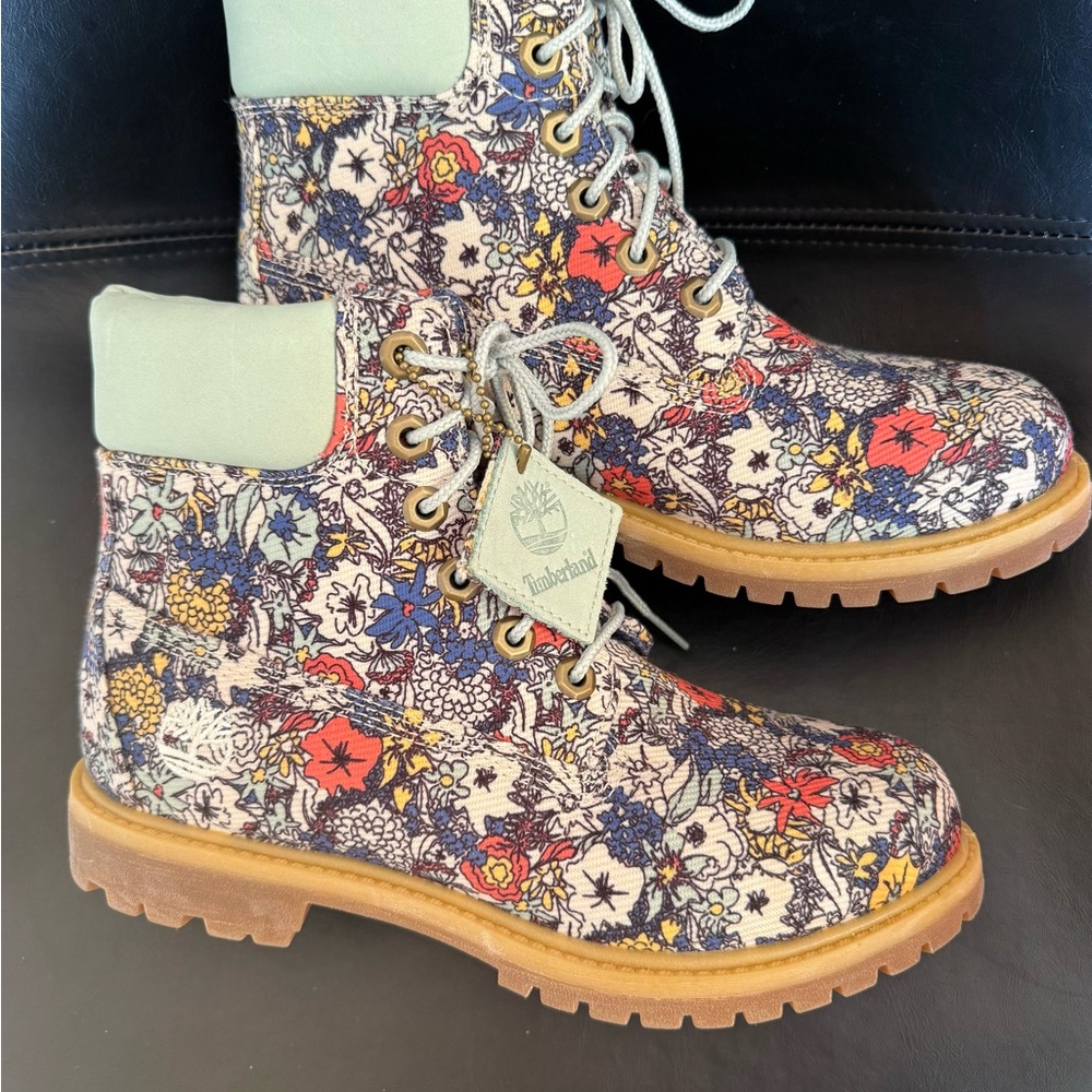 Timberland Women’s Floral Lace-Up Boots NEW size 7